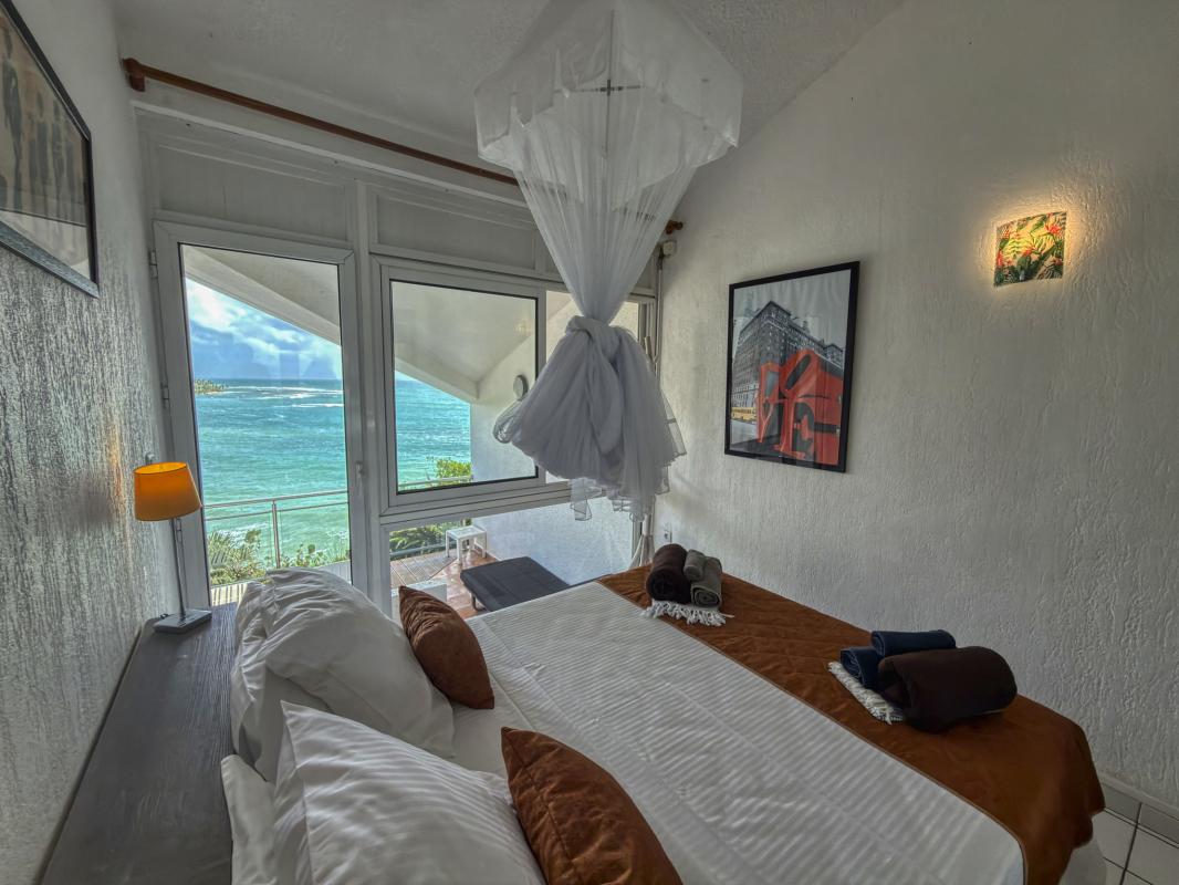 29.Location Villa piscine vue mer Ste Anne Guadeloupe_Chambre 3 vue mer